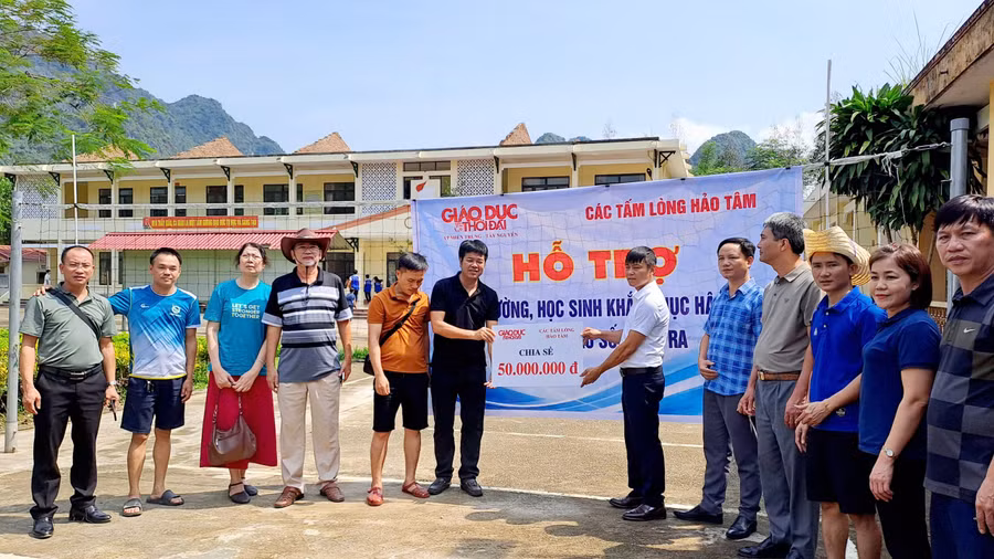 Đoàn thiện nguyện từ miền Trung hướng về các nhà trường Thái Nguyên