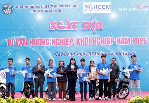 Ngày hội tư vấn hướng nghiệp, khởi nghiệp cho học sinh miền núi