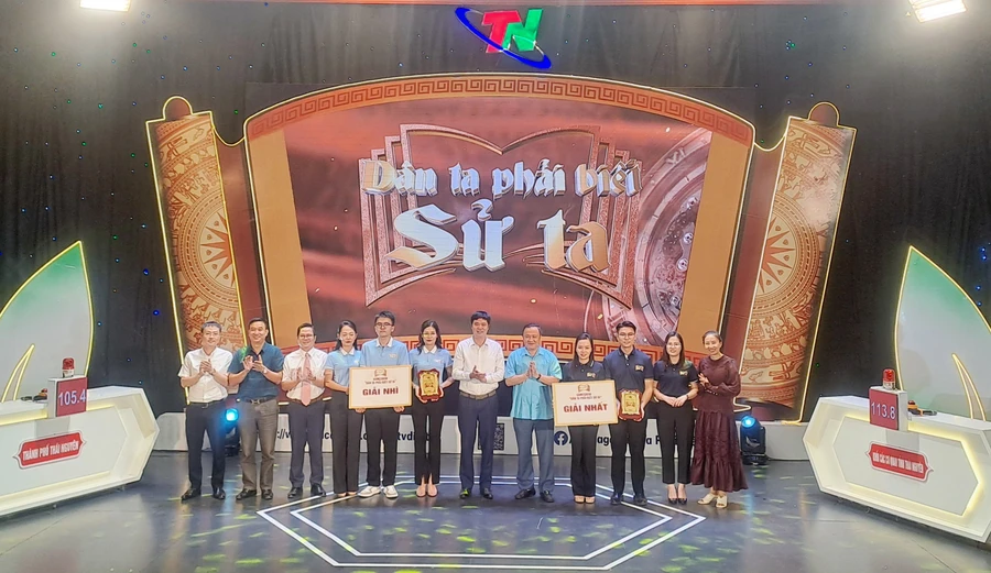 Mở màn gameshow "Dân ta phải biết sử ta" mùa thứ 5