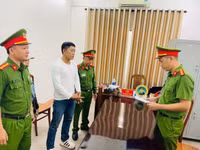 Công an ra Quyết định tạm giữ hình sự đối với Ngô Viết Hiếu. Ảnh: Công an phường Bàn Thạch