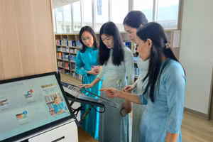 Thư viện số nơi lưu trữ tài liệu, sách, giáo trình học tập tại Trường Đại học Luật TPHCM. Ảnh: HCMULAW.
