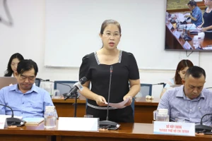 Bà Trần Lê Thanh Trúc, Trưởng phòng Việc làm - An toàn lao động (Sở Nội vụ TPHCM) tại họp báo. Ảnh: Phúc Uyên.