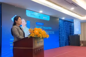 Bà Hồ Thị Quyên, Phó Giám đốc ITPC chia sẻ tại hội nghị. Ảnh: Phúc Uyên.