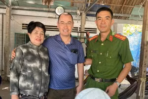 Đại úy Nguyễn Bảo Trung đã giúp ông Tùng tìm lại người cô ruột thất lạc 13 năm. (Ảnh: Công an phường Tân Thành).