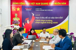 Đại diện các trường đại học chia sẻ tại chương trình tư vấn tuyển sinh 2025 tại Báo Giáo dục và Thời đại.