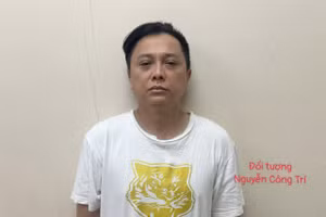 Nguyễn Công Trí tại cơ quan điều tra. Ảnh: Công an TPHCM.