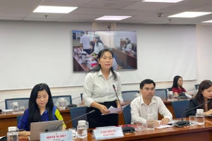 Bà Nguyễn Thị Hạnh, Phó Chủ tịch UBND xã Hiệp Phước tại buổi họp báo. Ảnh: Hà An.