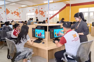 Sinh viên ĐH Công nghệ Miền Đông tại phòng máy tính. Ảnh: MIT.Uni.