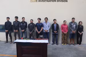 Các bị can bị khởi tố vì hoạt động đòi nợ thuê trái pháp luật. (Ảnh: Công an TPHCM).