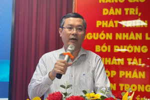 Thứ trưởng Bộ GD&ĐT Nguyễn Văn Phúc phát biểu tại hội thảo. Ảnh: Hà An.