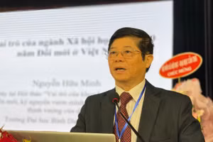 GS.TS Nguyễn Hữu Minh, Chủ tịch Hội Xã hội học Việt Nam phát biểu tại sự kiện. Ảnh: Hà An.