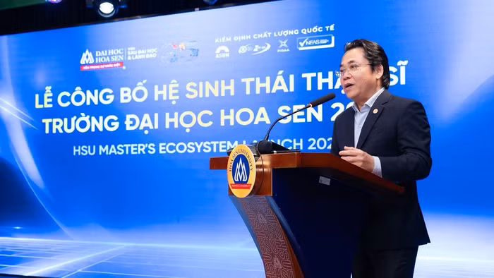 PGS.TS Nguyễn Hữu Huy Nhựt phát biểu về định hướng của Nhà trường trong việc xây dựng hệ sinh thái thạc sĩ.
