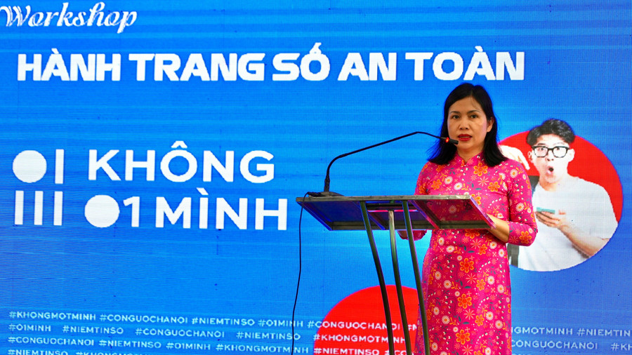 Bà Nguyễn Thị Thu, Phó Giám đốc Sở GD&ĐT tỉnh Lâm Đồng phát biểu tại hội thảo. z7323012429482-a89de942f11386677349264e042749c8.jpg