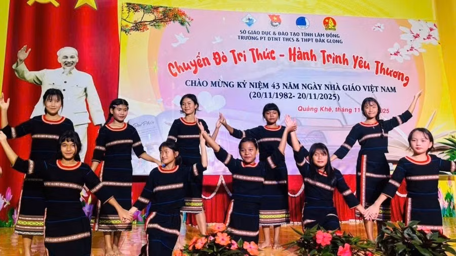 Từ những hoạt động gần gũi, sáng tạo, Trường PTDTNT THCS – THPT Đắk Glong đang từng ngày khơi dậy niềm tự hào và ý thức gìn giữ bản sắc trong mỗi học sinh.