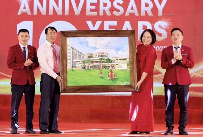 Trường Tiểu học, THCS và THPT Victory kỷ niệm 10 năm ngày thành lập.