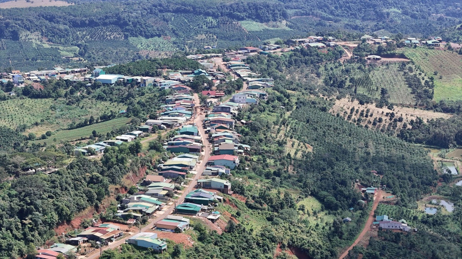 Xã vùng biên Quảng Trực. Ảnh Hoàng Hoài quang-truc.jpg