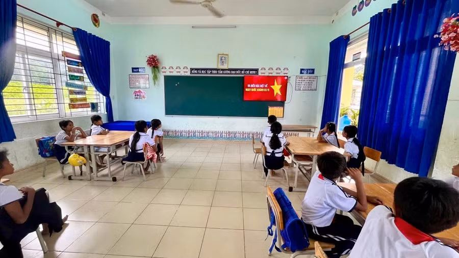 Học sinh Trường Tiểu học Mỹ Thạnh trong một giờ học.