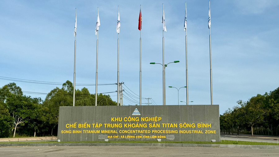 Khu công nghiệp chế biến sâu titan lớn nhất cả nước hiện nay nằm trên địa bàn xã Lương Sơn.