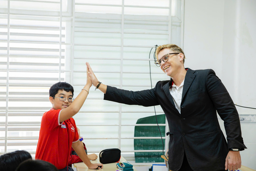 Victory đang mở rộng hợp tác với các tổ chức giáo dục quốc tế, tạo cơ hội cho học sinh tham gia các kỳ thi và sự kiện toàn cầu. z7161454204244-cb45c198f64f4715be072021414c10ce.jpg