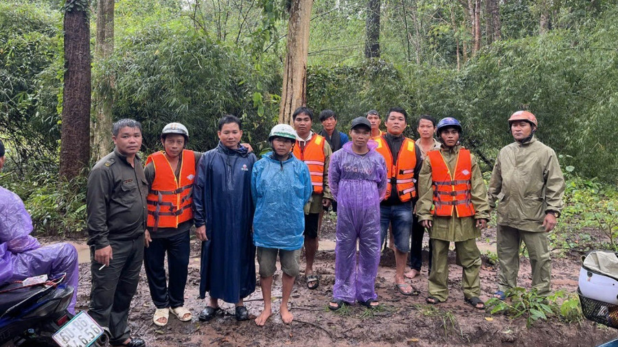 06 thành viên đội địa chất được giải cứu an toàn.