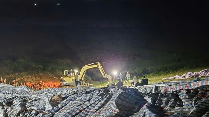 Lực lượng chức năng tỉnh Lâm Đồng trắng đêm xử lý nguy cơ vỡ đập.