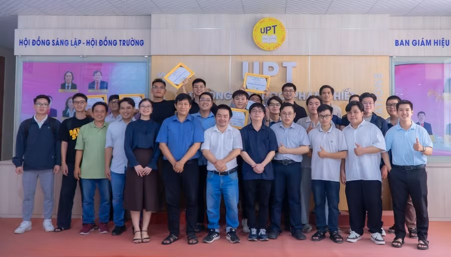 50 học viên tham gia lớp học thuật toán lượng tử tại Phan Thiết.