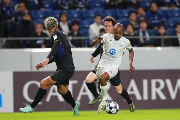 Nam Định thua sát nút Gamba Osaka FC trên sân Thiên Trường.