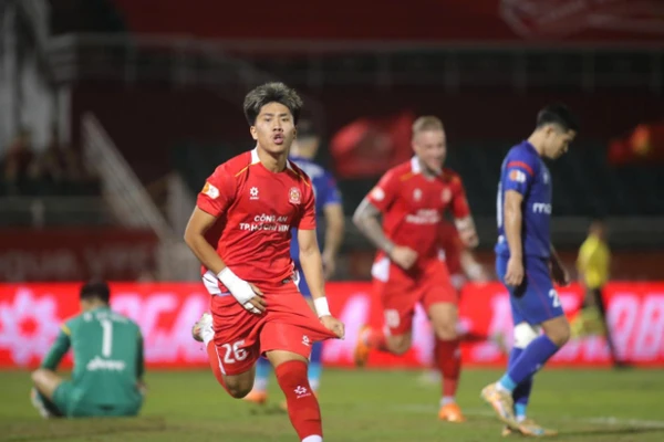 Sao Việt kiều 20 tuổi làm lu mờ cả Đình Bắc, Tiến Linh 