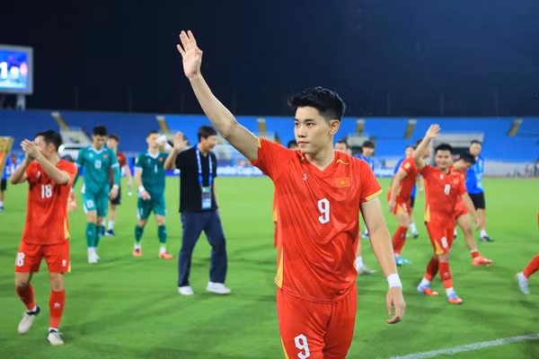 Đình Bắc lọt top 10 cầu thủ hay nhất vòng bảng ASEAN Cup 2026.