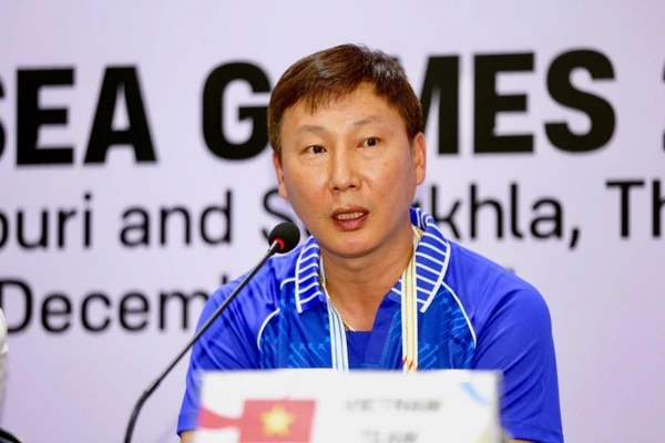 HLV Kim Sang Sik lý giải trận thắng khó khăn trước U22 Lào