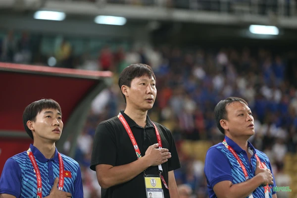 HLV Kim Sang-sik đón tin cực vui 