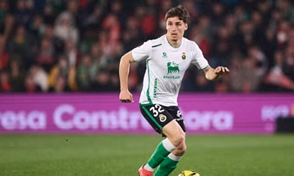 Jorge Salinas lọt tầm ngắm của Man United.