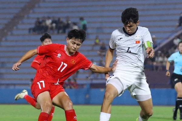 U17 Việt Nam thắng ấn tượng U17 Singapore ở giải châu Á.