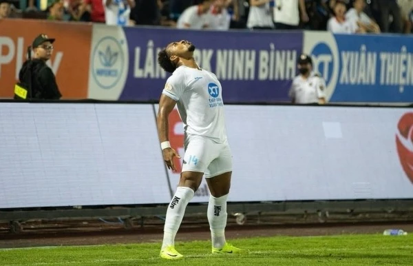 Xuân Son đón tin kém vui ở Cúp C2 châu Á