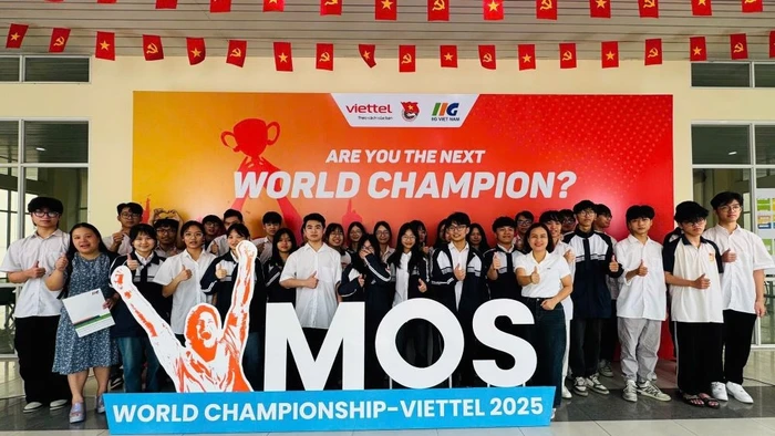 Học sinh Trường THPT Chuyên Hùng Vương (Phú Thọ) tham gia cuộc thi Vô địch Tin học văn phòng thế giới (MOSWC) - Viettel 2025.
