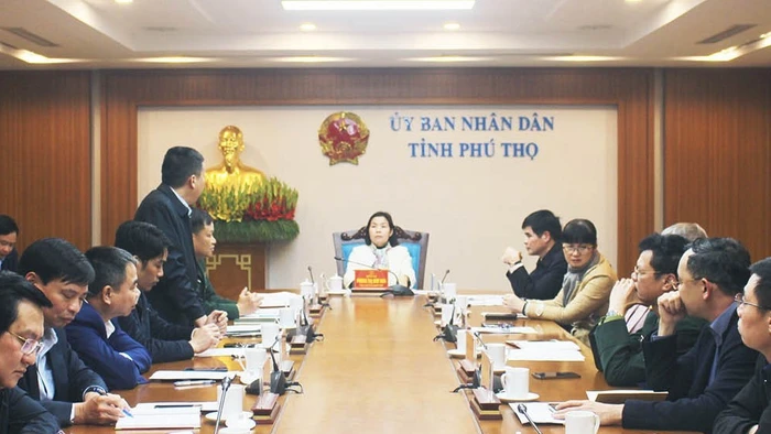 Quang cảnh cuộc họp.