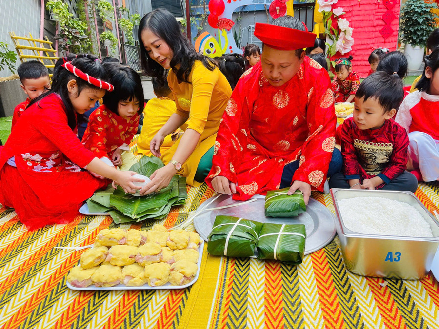 Cô Hoài Thanh tham gia các hoạt động cùng trẻ. co-thanh-4.jpg