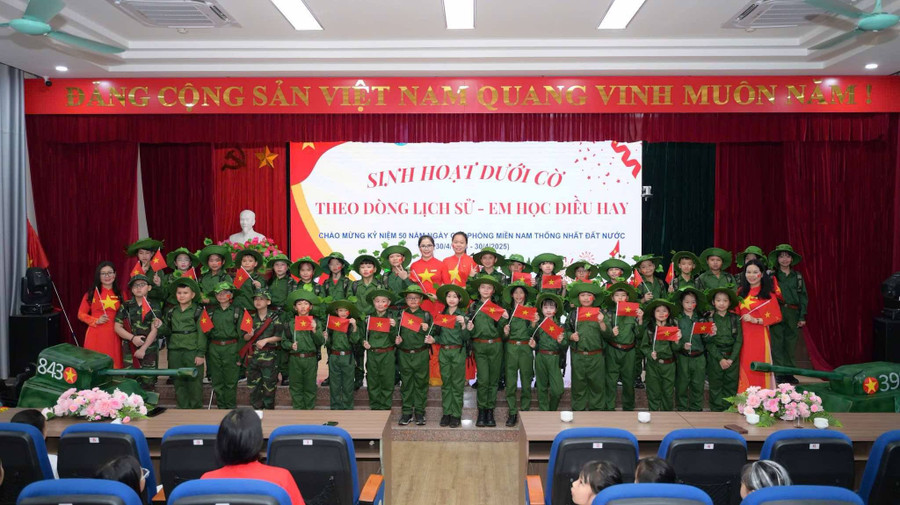 Hoạt động ý nghĩa nhằm giáo dục học sinh tình yêu đất nước. a85e751a-1f0e-4988-8182-5d3787540dda.jpg