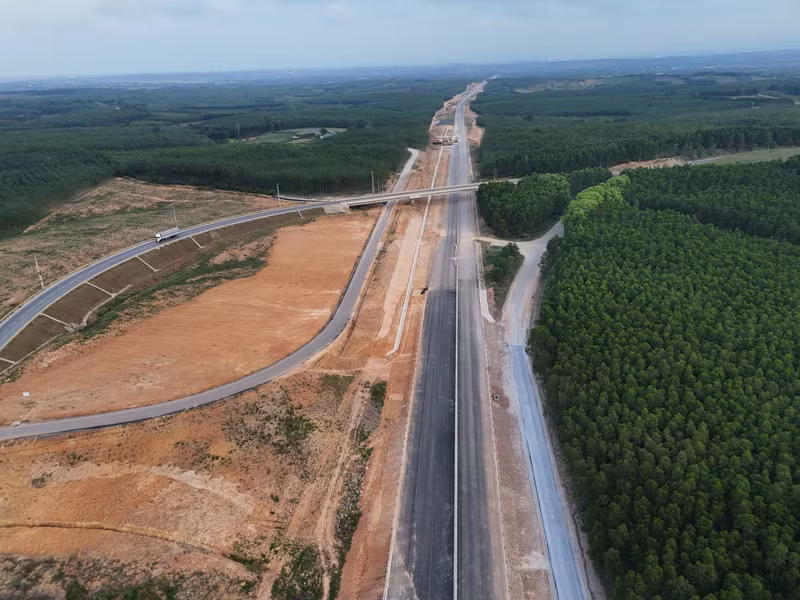 Cao tốc Bắc - Nam được xem là công trình trọng điểm quốc gia, có vai trò quan trọng trong phát triển kinh tế - xã hội. 928de808892c3b72623d.jpg