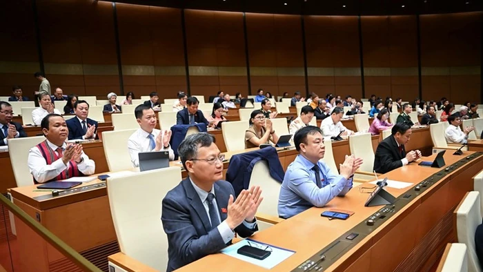 Các ĐBQH tán thành với việc thông qua nghị quyết về chất vấn tại Kỳ họp thứ 9, Quốc hội khóa XV.