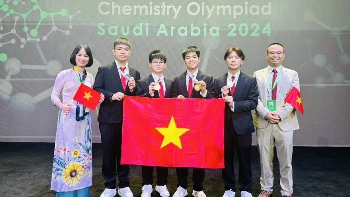 Việt Nam đứng thứ hai thế giới về kết quả Olympic Hóa học quốc tế 2024.