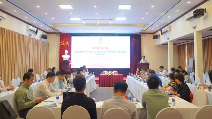 Toàn cảnh hội nghị.