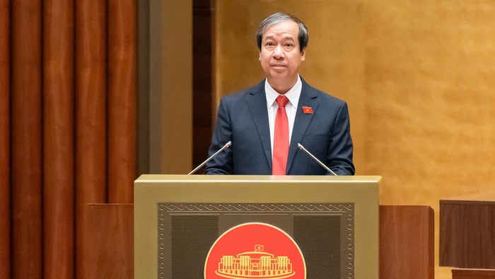 Bộ trưởng Bộ GD&ĐT Nguyễn Kim Sơn trình bày báo cáo tiếp thu, giải trình, chỉnh lý dự thảo luật.