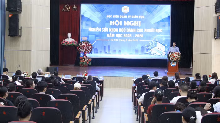 Toàn cảnh hội nghị.