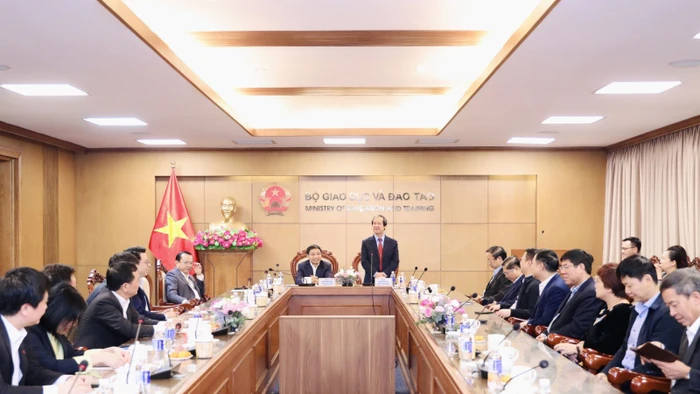 Quang cảnh buổi làm việc.