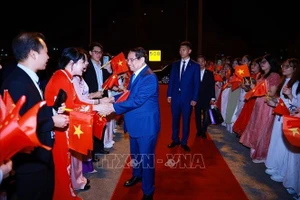 Lễ tiễn Thủ tướng Phạm Minh Chính kết thúc chuyến tham dự Hội nghị WEF 16 Thiên Tân và làm việc tại Trung Quốc. (Ảnh: Dương Giang/TTXVN)