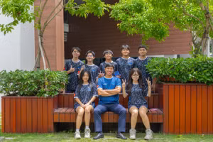 Màu cờ sắc áo LSTS sẽ kiêu hãnh tung bay ở đấu trường thế giới với những gương mặt học sinh xuất sắc đến từ các đội: 50922T - MAKO MANIACS; 50922S - VERTEX; 27908V - SINGULARITY.