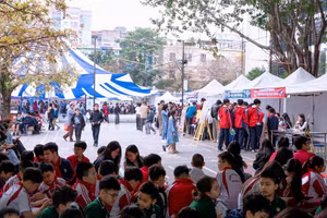 MOD Yên Hòa 2026 tổ chức tại trường Ngôi Sao Hà Nội thu hút đông đảo thầy cô và học sinh tham dự.