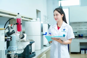 Sinh viên khoa Dược, Trường Đại học Nguyễn Tất Thành. Ảnh: NTTU. 