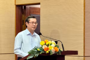 Thứ trưởng Bộ GD&ĐT Nguyễn Văn Phúc phát biểu tại hội thảo. Ảnh: Thùy Linh.